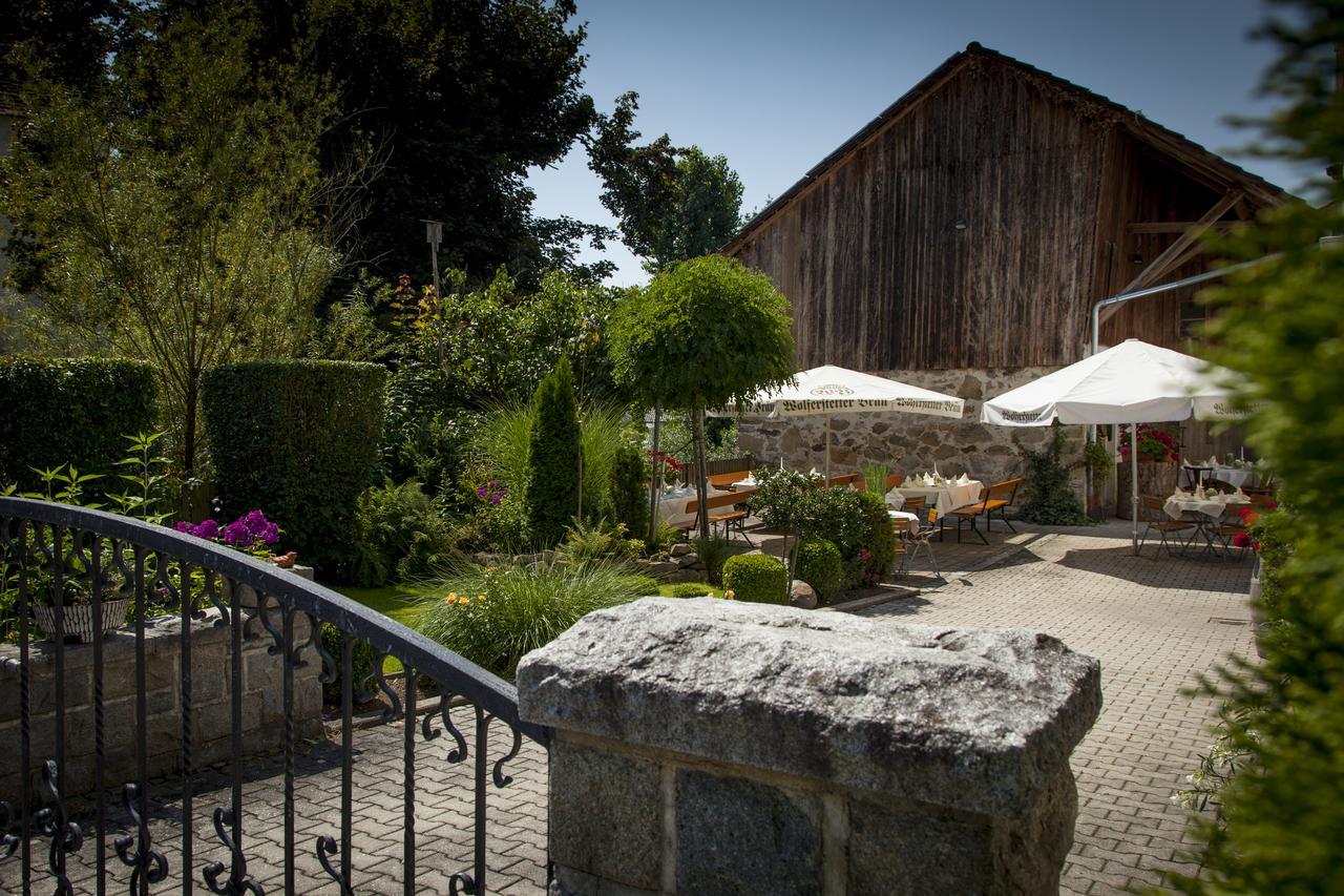 Aicha vorm Wald Hotel Wirtshaus Am Schloss מראה חיצוני תמונה